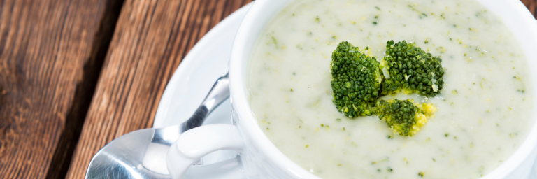 Sopa de brócoli y queso en 30 minutos