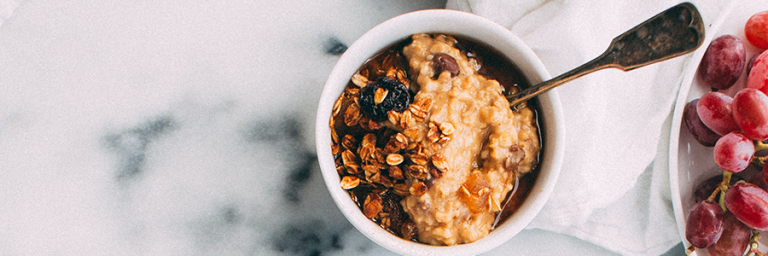 Cinnamon-Spiced Oatmeal with Dried Fruit