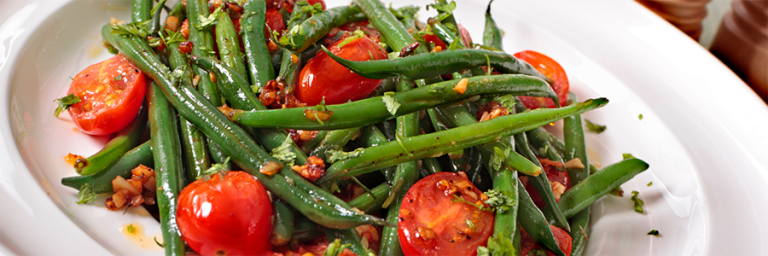 Sautéed Green Beans with Tomatoes