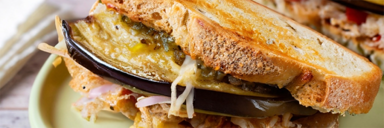 Sándwich Reuben de berenjena